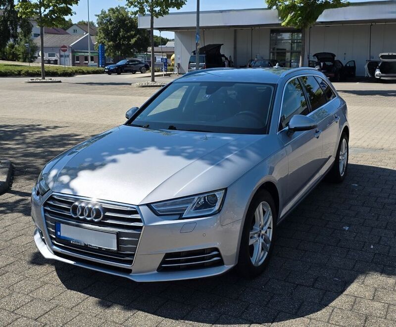 Silber Gebraucht 2018 Audi A4 Sport Kombi | 19.500 € (Fairer Preis) - Bild 1/4