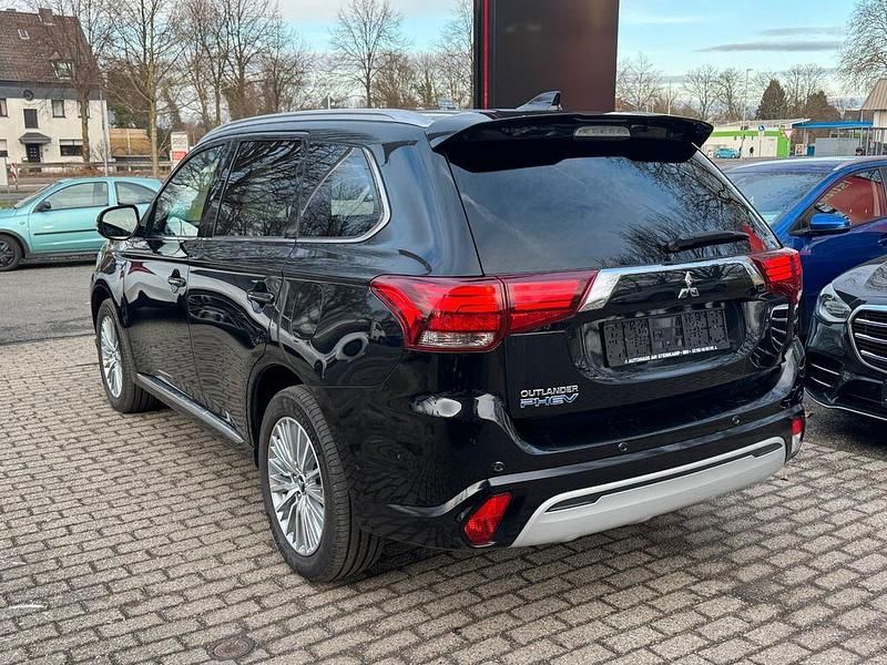 Schwarz Gebraucht 2020 Mitsubishi Outlander P-HEV Plus SUV | 18.850 € (Guter Preis) - Bild 1/4