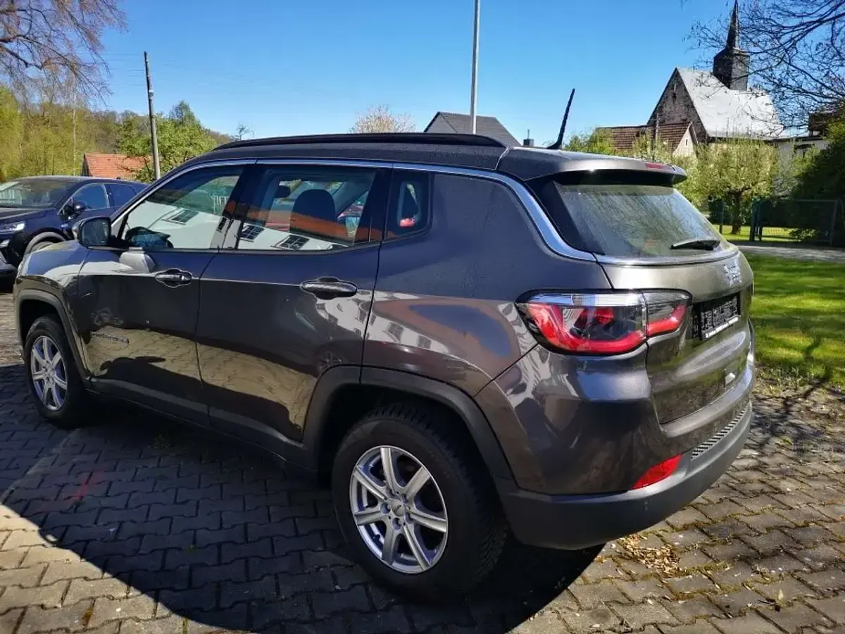 Second-hand Jeep Compass Longitude 140 CP (102 kW) 2018 Gri SUV