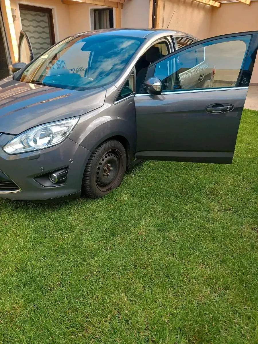 Używany Ford C-MAX 85 KM (62 kW) 2012 Andere farben Minivan
