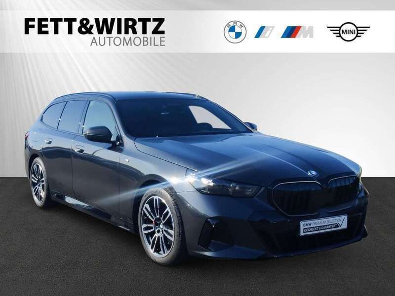 Sophistograu brillanteffekt metallic Gebraucht 2024 BMW 520 Kombi | 59.900 € (Fairer Preis) - Bild 1/3