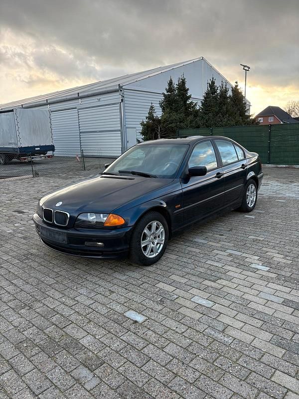 Blau Gebraucht 2000 BMW 320 Limousine | 1.000 € (Guter Preis) - Bild 1/4