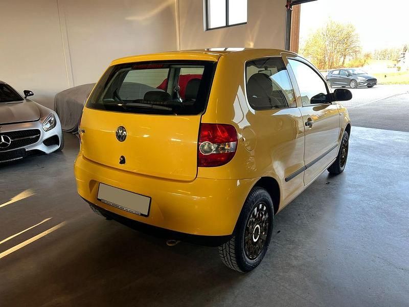 Gebraucht VW Fox Basis 54 PS (39 kW) 2006 Gelb Kleinwagen