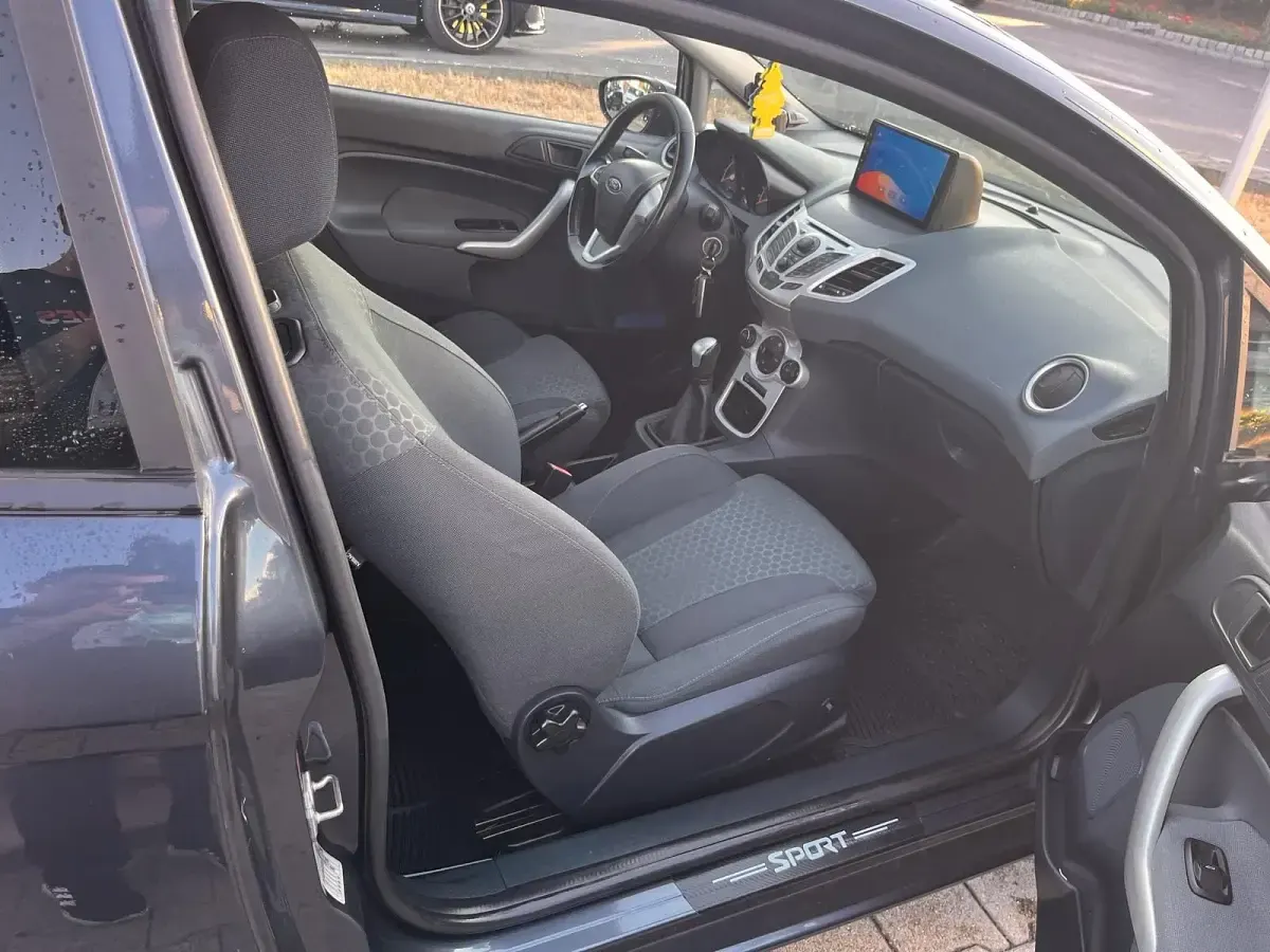 Usata Ford Fiesta 100 CV (73 kW) 2009 Utilitaria