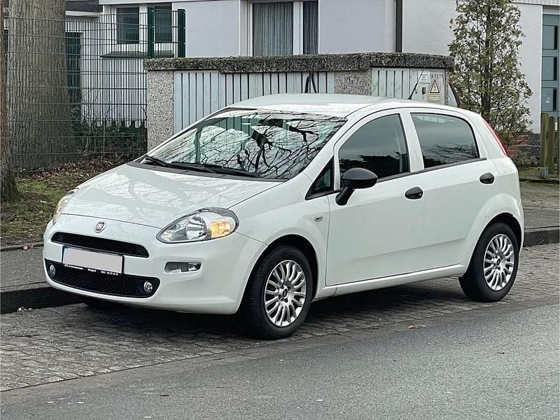 Gebraucht Fiat Punto 69 PS (50 kW) 2017 Weiß Kleinwagen