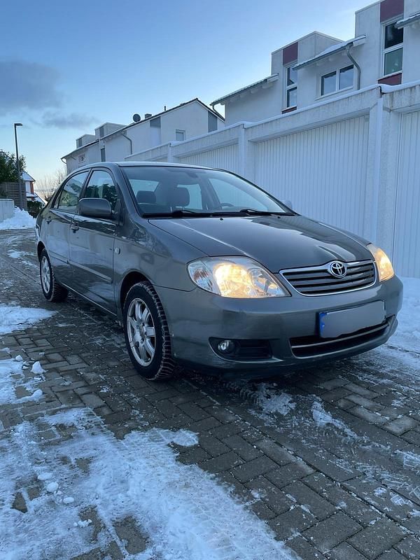 Grau Gebraucht 2006 Toyota Corolla Limousine | 3.300 € (Fairer Preis) - Bild 1/4