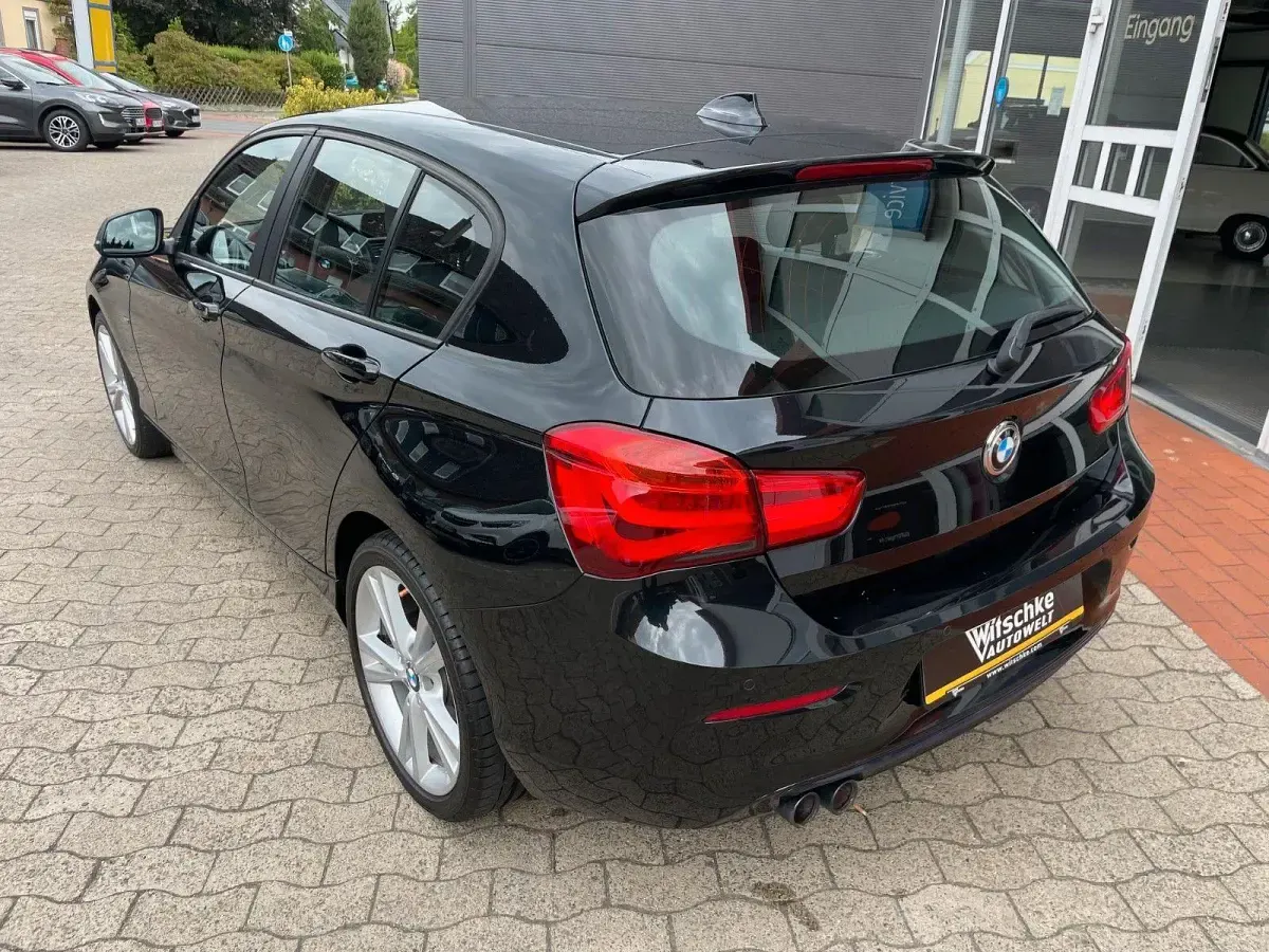 Gebraucht BMW 120 Sport Line 190 PS (139 kW) 2015 Schwarz Kleinwagen