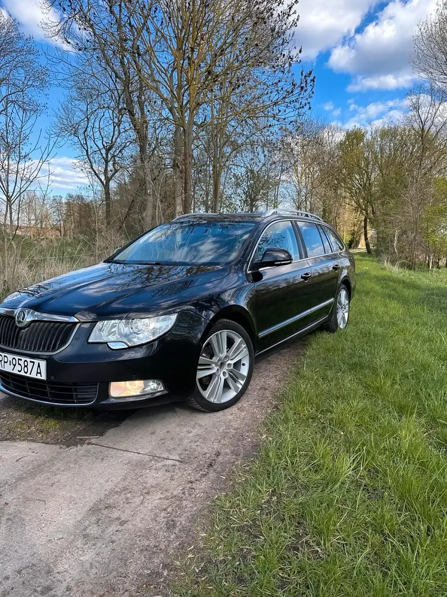 Gebraucht Skoda Superb 180 PS (132 kW) 2011 Kombi