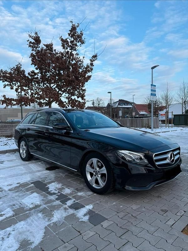 Gebraucht Mercedes E200 184 PS (135 kW) 2017 Schwarz Kombi
