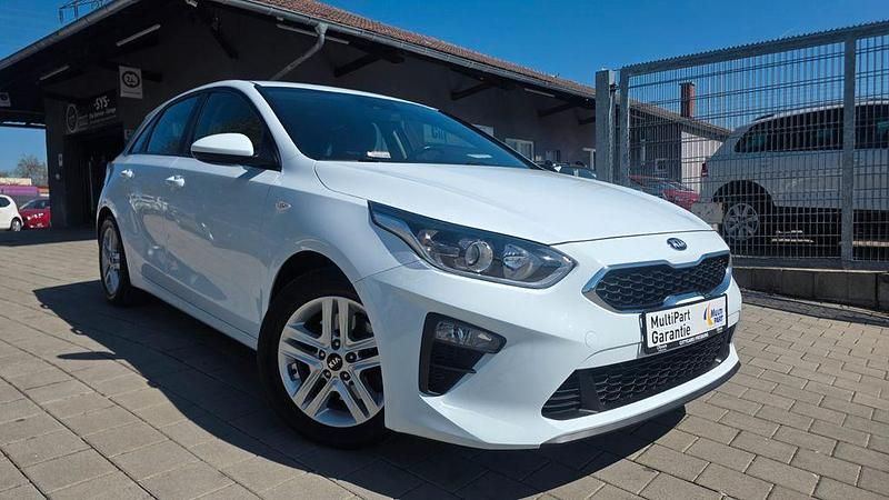 Usado Kia Ceed 120 HP (88 kW) 2020 Branco Citadino