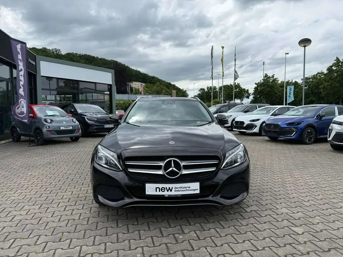 Gebraucht Mercedes C180 Advantage 156 PS (114 kW) 2018 Obsidianschwarz  metalliclack Kombi