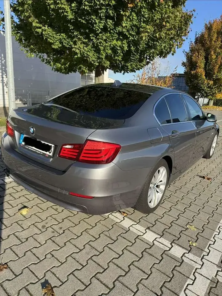 Gebraucht BMW 523 204 PS (150 kW) 2011 Grau Limousine