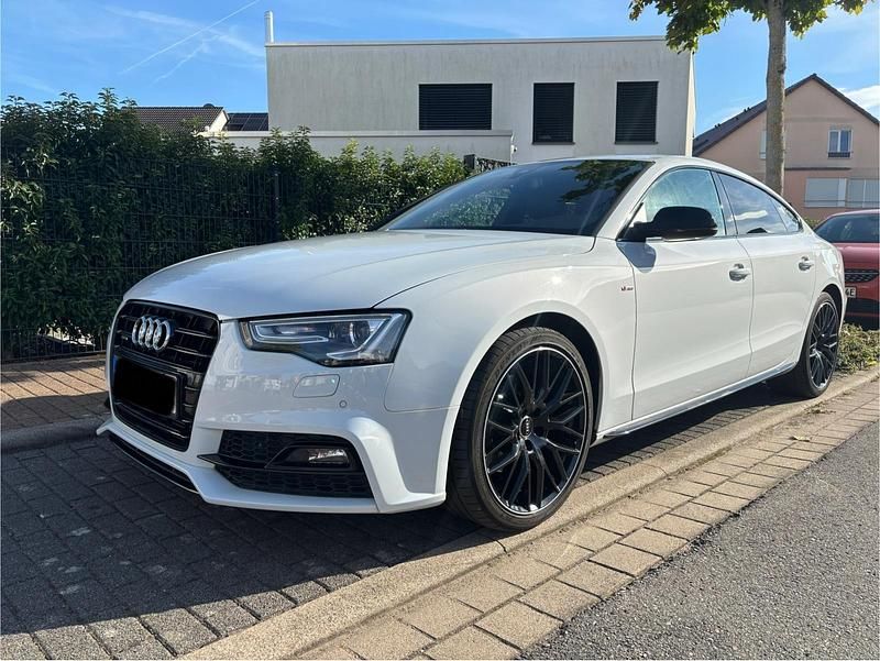 Weiß Gebraucht 2016 Audi A5 Sportback S-Line Kleinwagen | 29.500 € - Bild 1/4