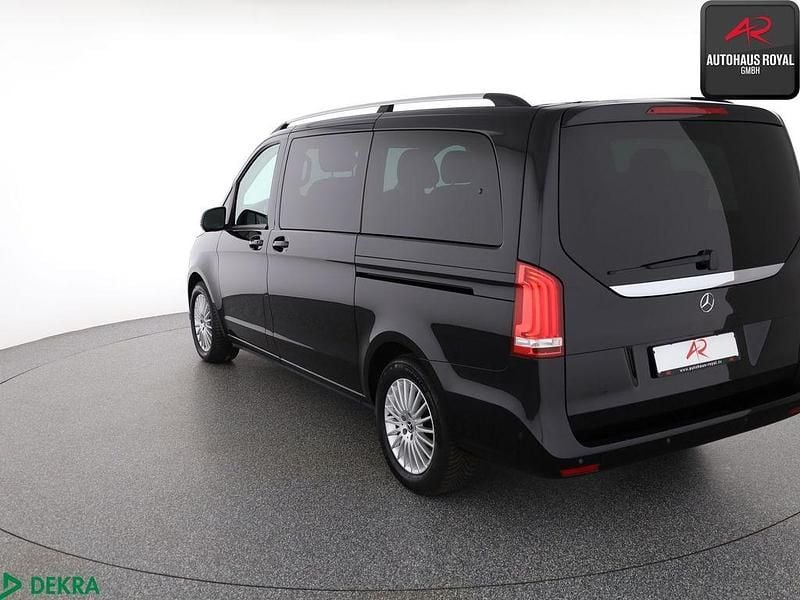 Gebraucht Mercedes V220 163 PS (119 kW) 2019 Obsidianschwarz Van / Kleinbus
