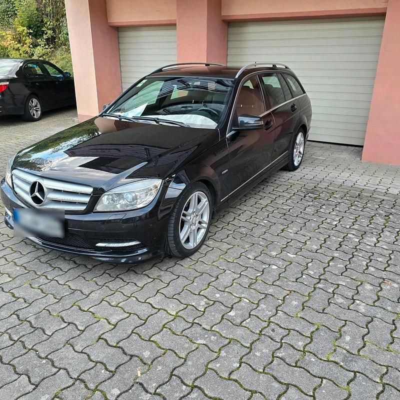 Schwarz Gebraucht 2011 Mercedes C250 AMG Kleinwagen | 8.200 € (Superpreis) - Bild 1/4