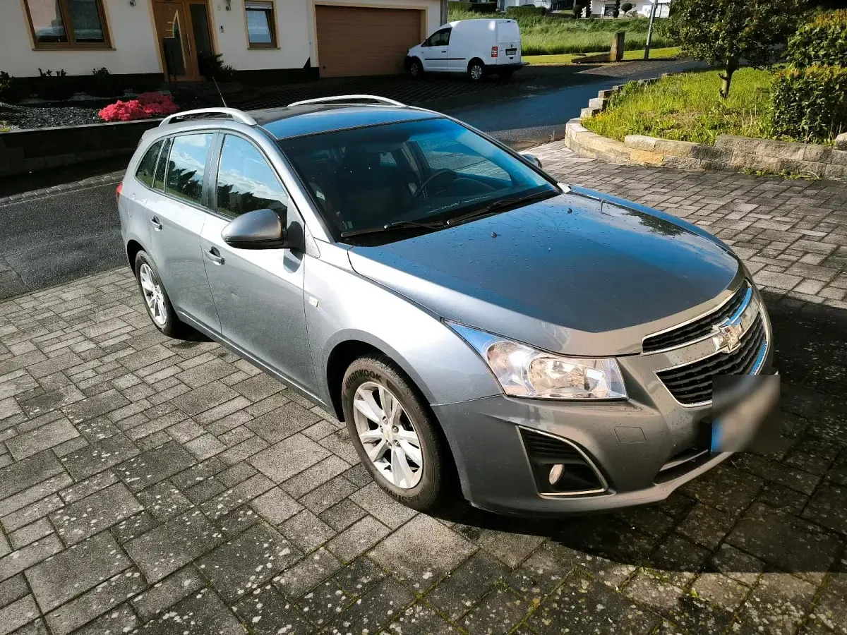 Gebraucht Chevrolet Cruze 140 PS (102 kW) 2013 Grau Kombi