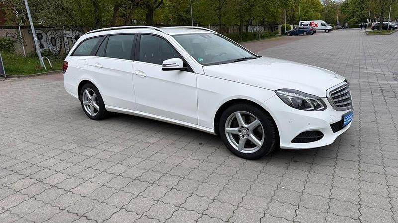 Gebraucht Mercedes E350 Elegance 258 PS (189 kW) 2015 Weiß Limousine