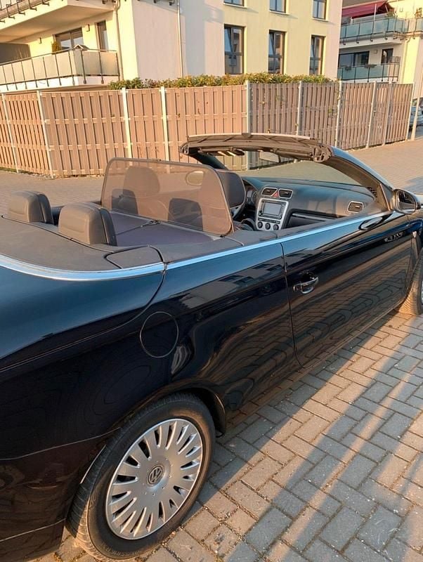 Gebraucht VW Eos 140 PS (102 kW) 2011 Schwarz Cabrio