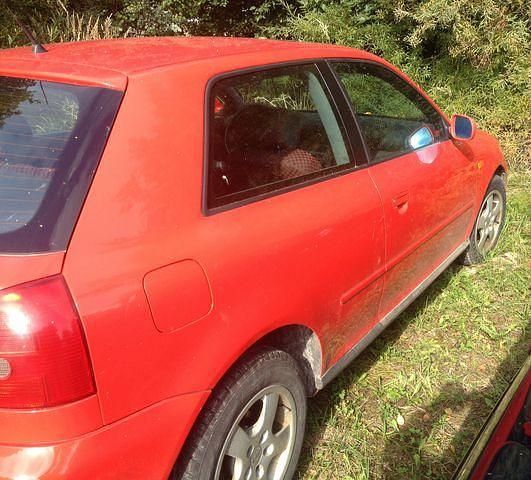 Gebraucht Audi A3 101 PS (74 kW) 1998 Rot Limousine