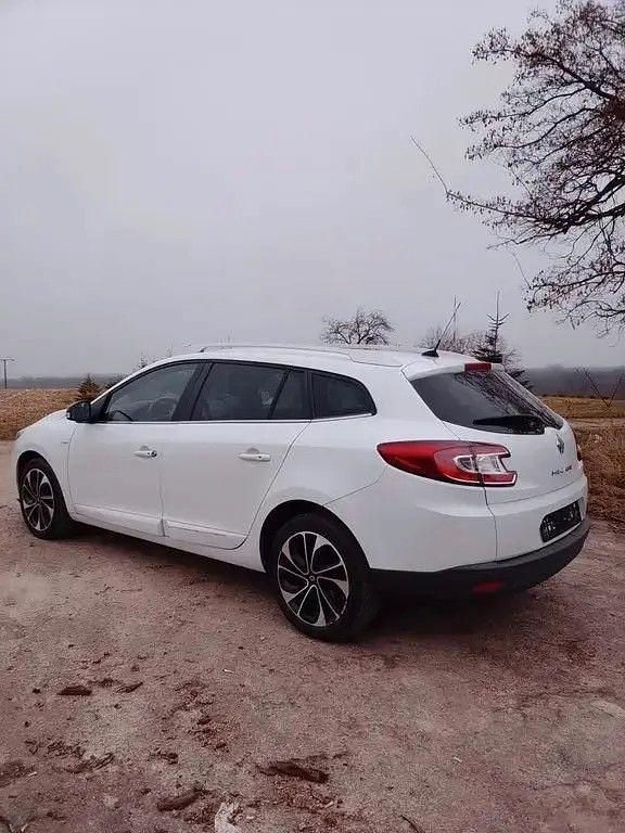 Gebraucht Renault Mégane III 131 PS (96 kW) 2014 Weiß Limousine