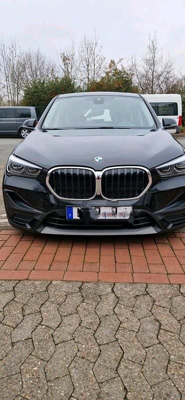 Schwarz Gebraucht 2021 BMW X1 Advantage SUV | 26.000 € (Etwas zu teuer) - Bild 1/4