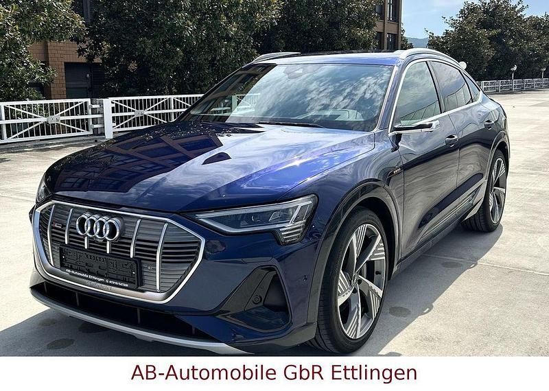 Navarrablau metallic Gebraucht 2022 Audi e-tron Sportback S-Line SUV | 45.900 € (Etwas zu teuer) - Bild 1/4