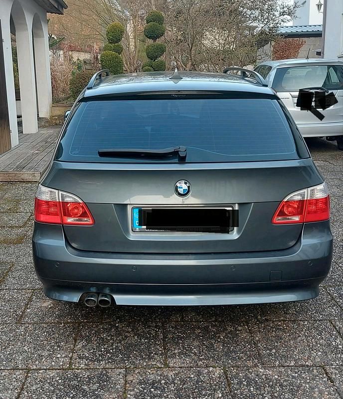 Gebraucht BMW 525 177 PS (130 kW) 2005 Grau Kombi