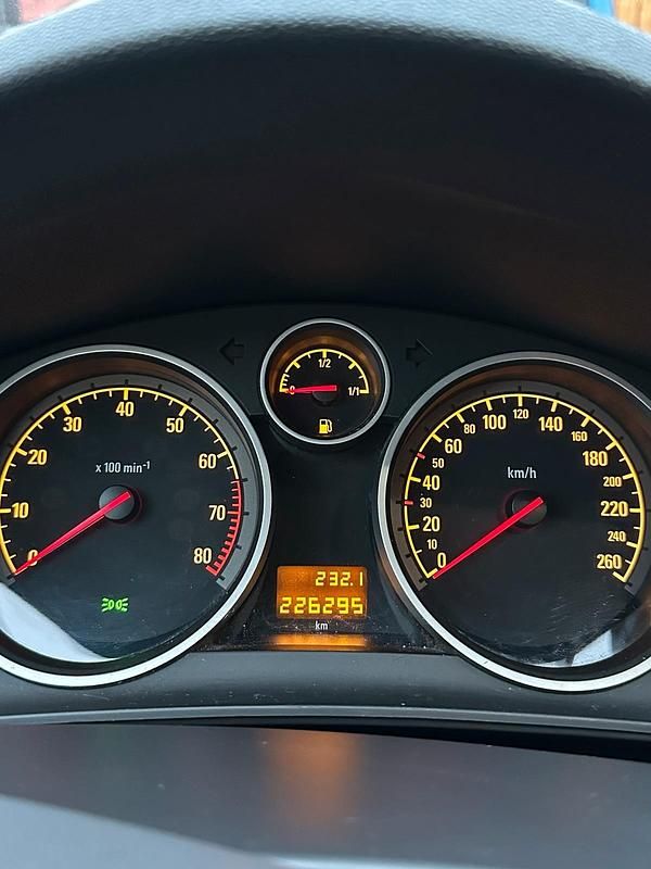 Gebraucht Opel Astra 105 PS (77 kW) 2005 Kombi