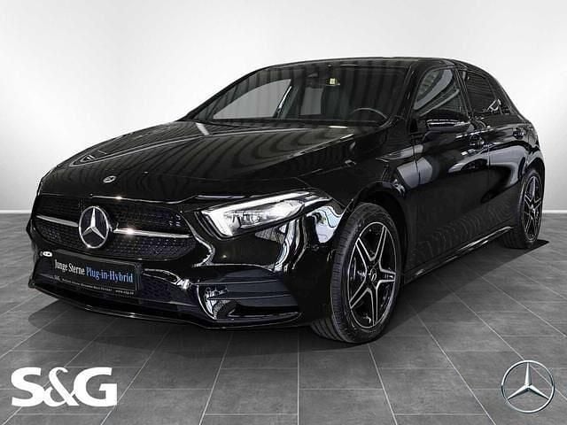 Unilack nachtschwarz Gebraucht 2022 Mercedes A250 Night Limousine | 27.770 € (Fairer Preis) - Bild 1/4