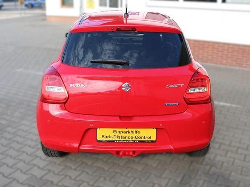 Gebraucht Suzuki Swift Comfort 83 PS (61 kW) 2022 Rot Kleinwagen