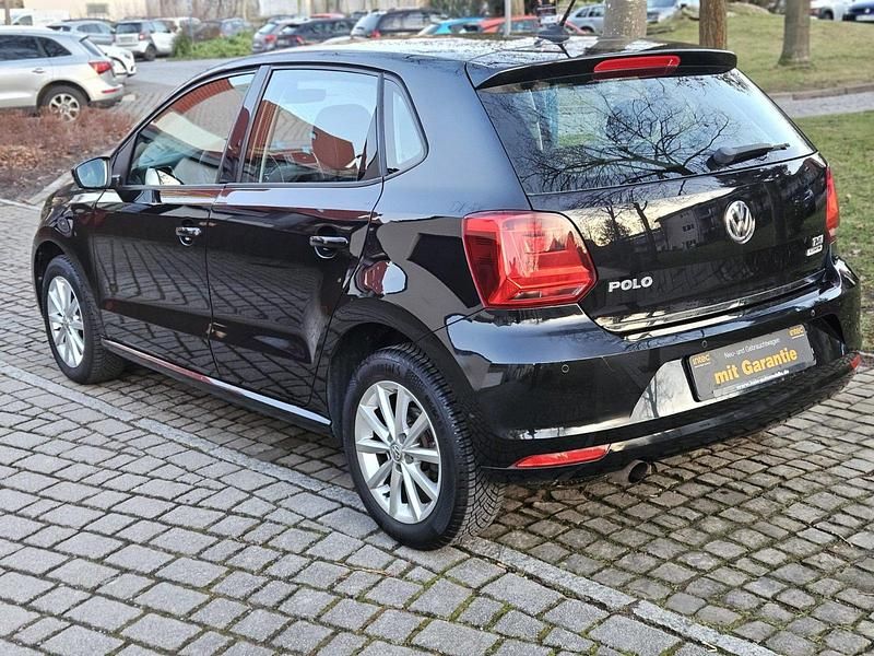Gebraucht VW Polo LOUNGE 90 PS (66 kW) 2015 Schwarz Limousine