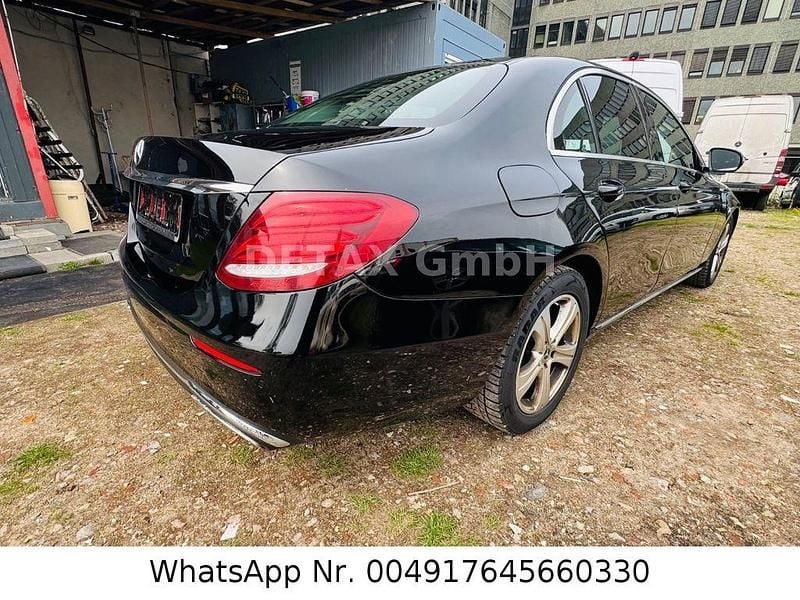 Gebraucht Mercedes E200 Avantgarde 150 PS (110 kW) 2018 Schwarz Limousine