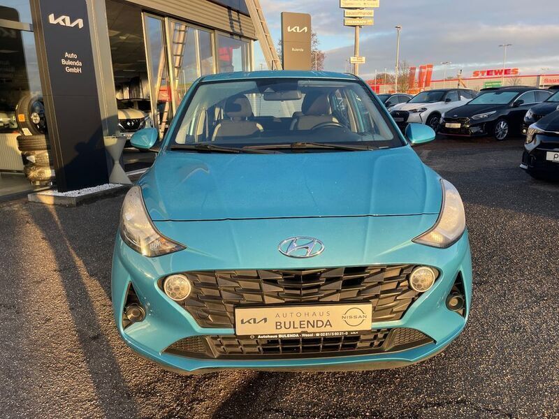 Gebraucht Hyundai i10 Select 67 PS (49 kW) 2021 Aqua turquoise / met Kleinwagen