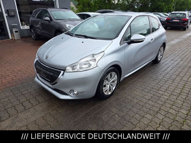 Grau Gebraucht 2012 Peugeot 208 Active Kleinwagen | 3.750 € (Guter Preis) - Bild 1/4