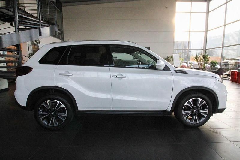 Gebraucht Suzuki Vitara 140 PS (102 kW) 2019 Weiß SUV