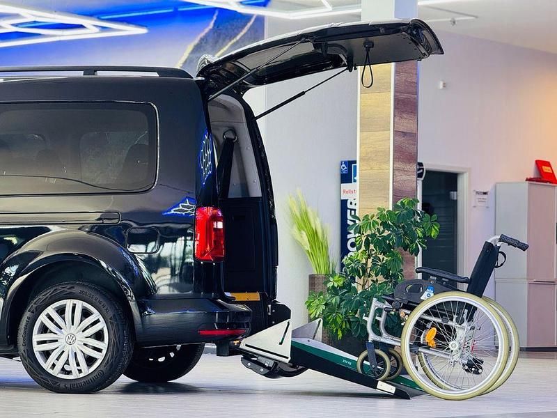 Schwarz Gebraucht 2016 VW Caddy Van / Kleinbus | 33.900 € - Bild 1/4