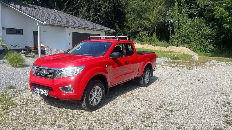 Rot Gebraucht 2022 Nissan Navara Abholung | 29.500 € (Guter Preis) - Bild 1/4