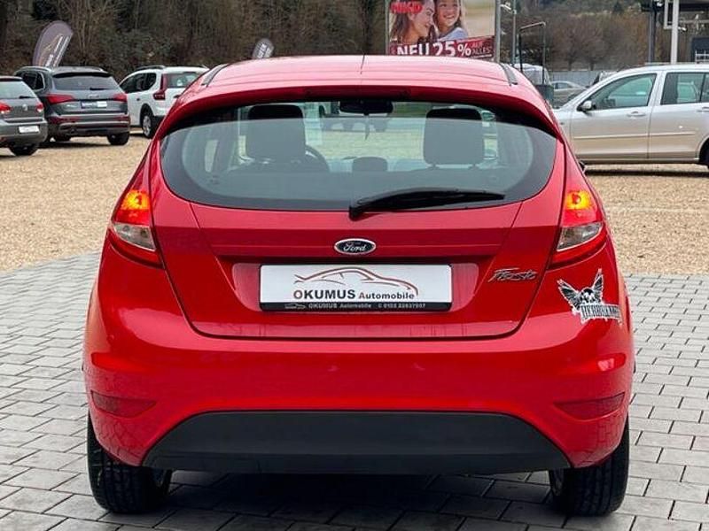 Gebraucht Ford Fiesta Trend 103 PS (75 kW) 2011 Rot Kleinwagen