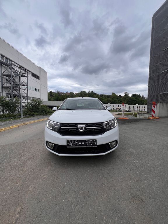 Weiß Gebraucht 2020 Dacia Sandero Comfort Kleinwagen | 8.400 € (Superpreis) - Bild 1/2