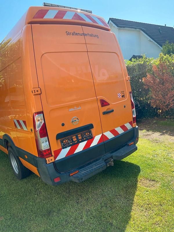 Gebraucht Opel Movano 163 PS (119 kW) 2015 Orange Van / Kleinbus