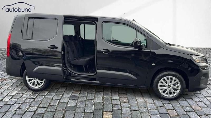 Neu Fiat Doblò 131 PS (96 kW) 2026 Schwarz Van / Kleinbus