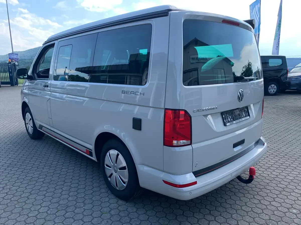 Gebraucht VW California Beach 110 PS (80 kW) 2022 Grau (ascotgrau) Van