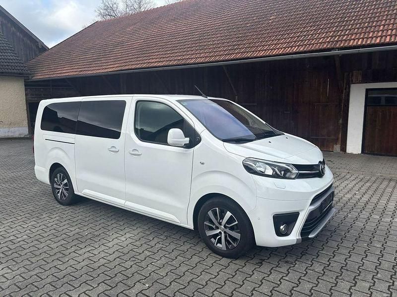 Gebraucht Toyota Proace Team 177 PS (130 kW) 2021 Weiß Van / Kleinbus