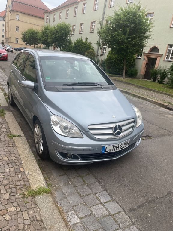 Blau Gebraucht 2007 Mercedes B200 Edition Van / Kleinbus | 5.500 € (Fairer Preis) - Bild 1/4