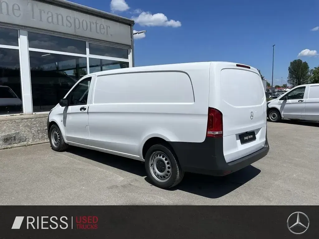 Gebraucht Mercedes Vito 190 PS (139 kW) 2023 Arktikweiß Van