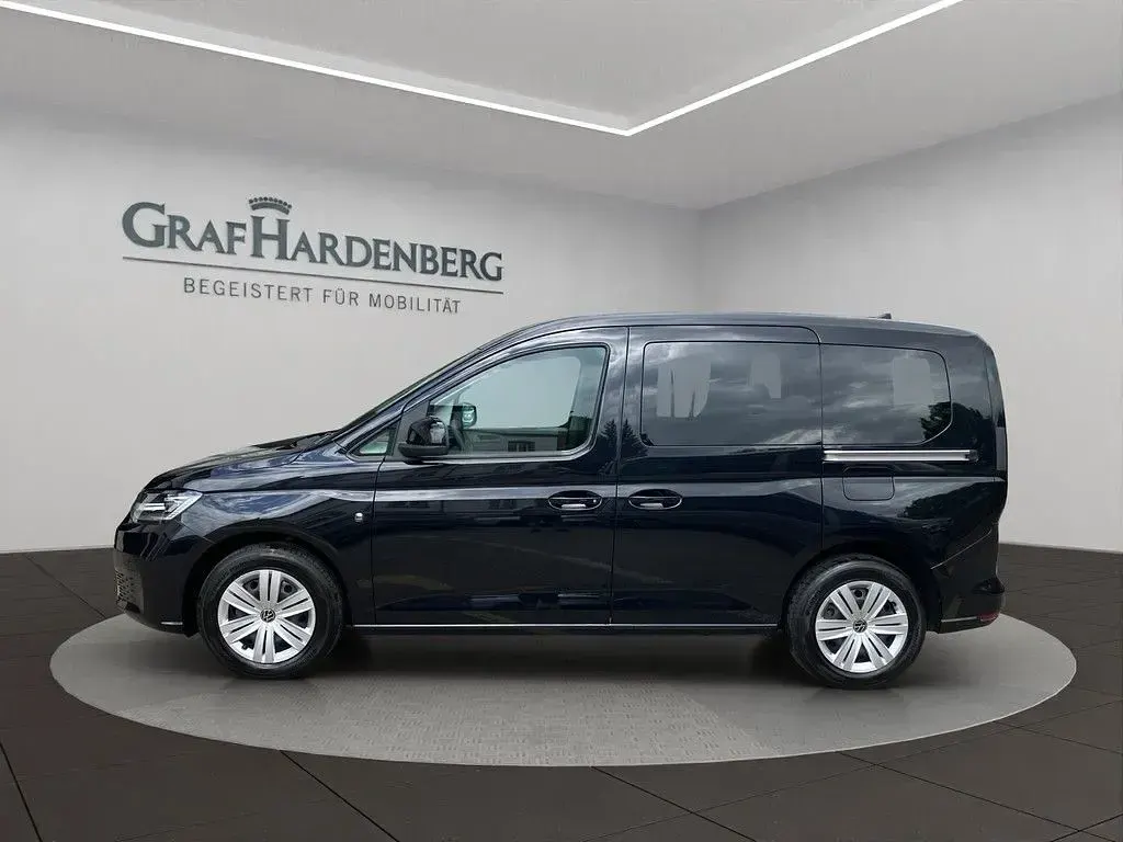 Gebraucht VW Caddy Basis 102 PS (75 kW) 2024 Schwarz Van / Kleinbus