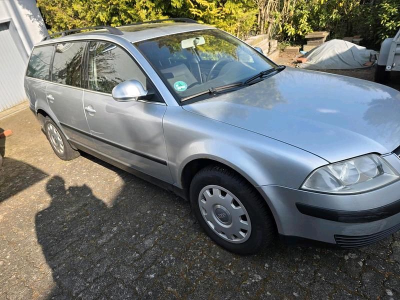 Gebraucht VW Passat 131 PS (96 kW) 2004 Silber Kombi