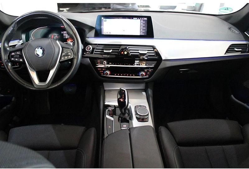 Gebraucht BMW 530 Shadowline 252 PS (185 kW) 2019 Schwarz Kombi