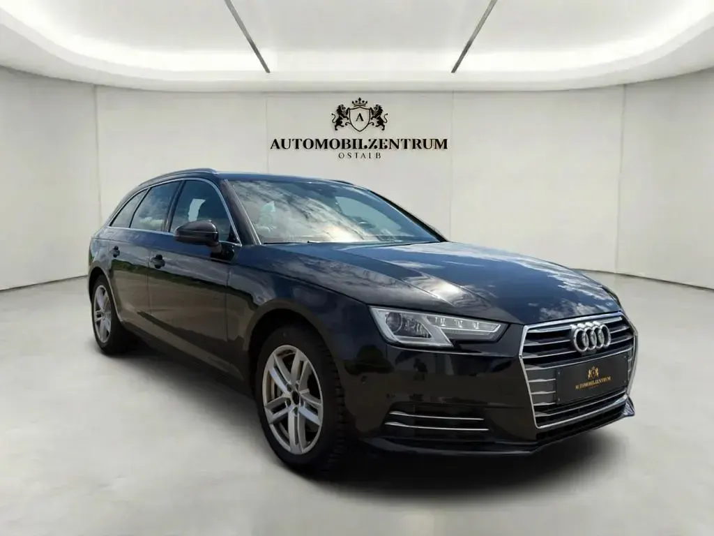Gebraucht Audi A4 Sport 190 PS (139 kW) 2017 Mythosschwarz Kombi