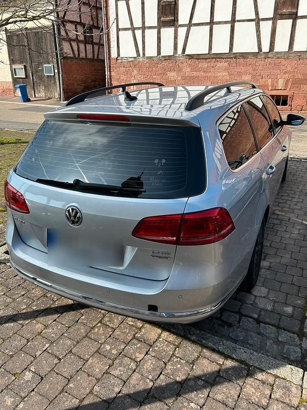 Gebraucht VW Passat 140 PS (102 kW) 2013 Silber Kombi